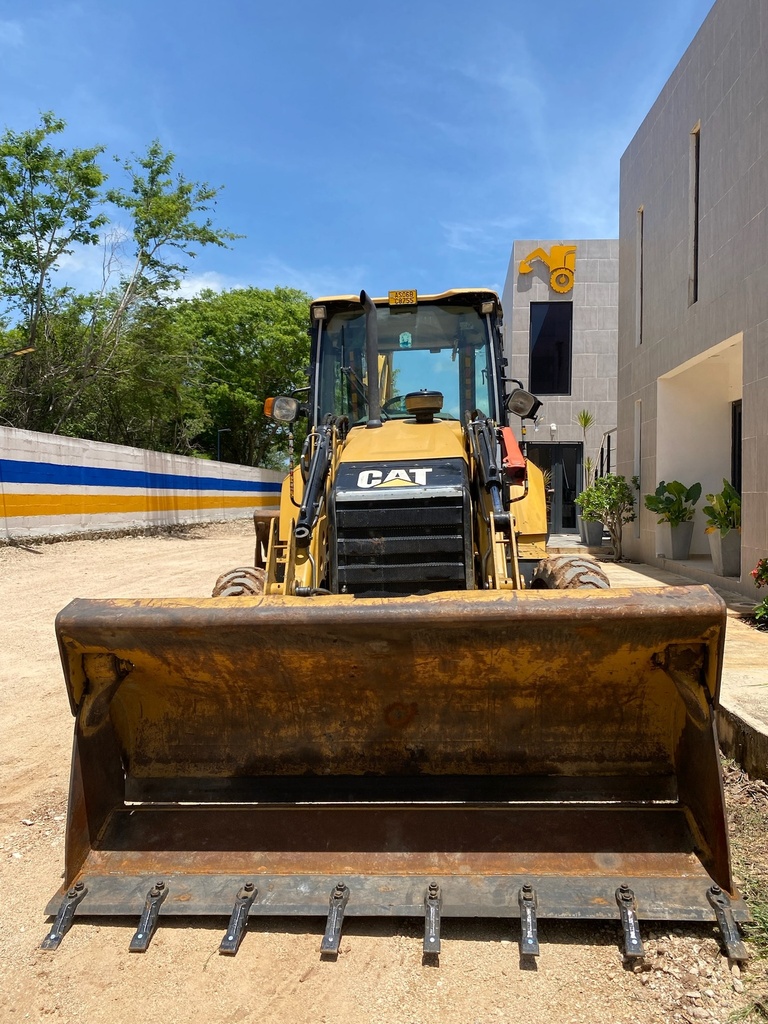 Retroexcavadora Caterpillar 426F2 2022