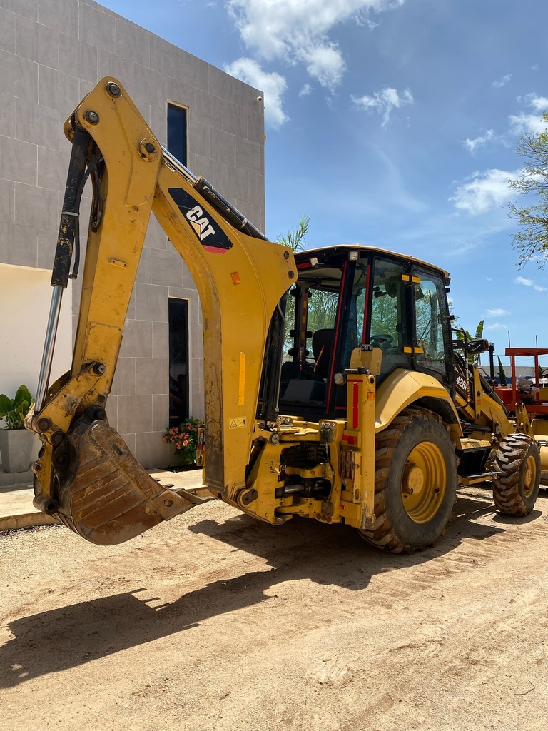 Retroexcavadora Caterpillar 426F2 2022