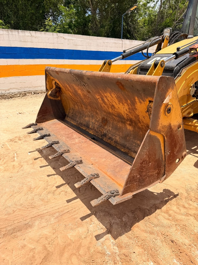 Retroexcavadora Caterpillar 426F2 2022