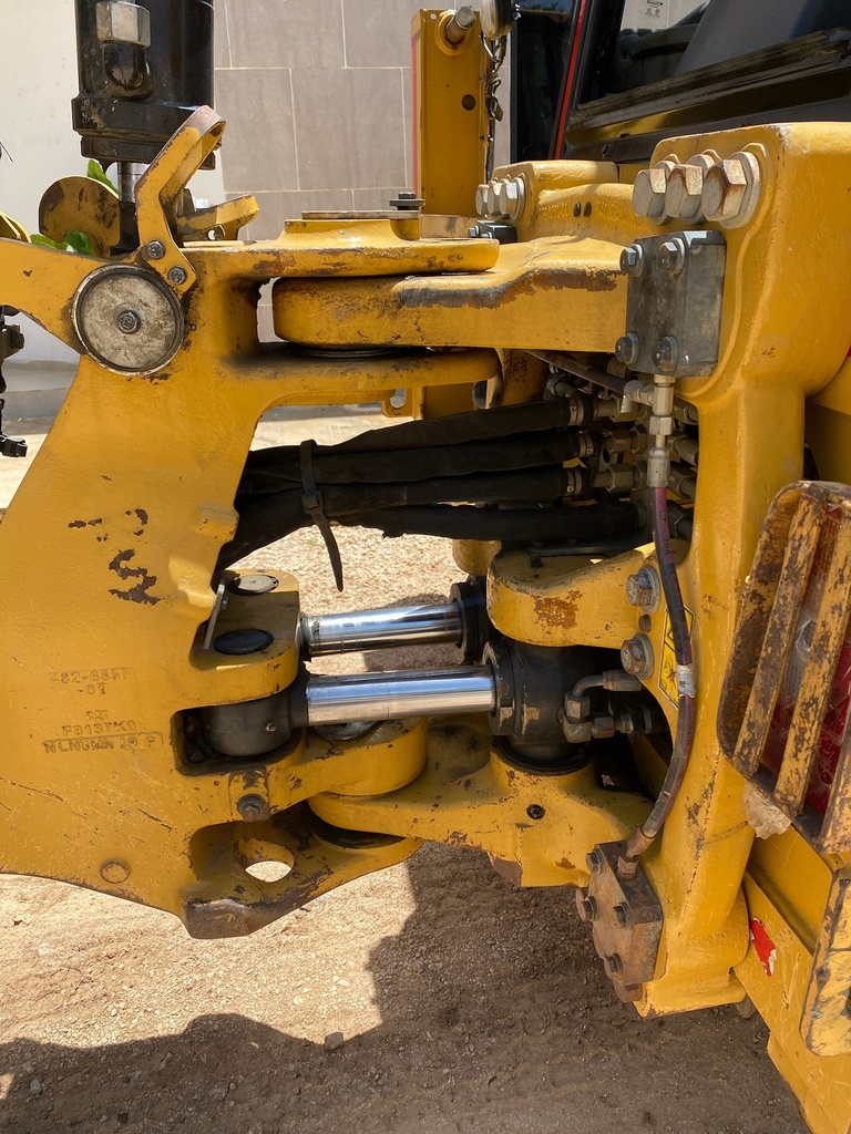 Retroexcavadora Caterpillar 426F2 2022