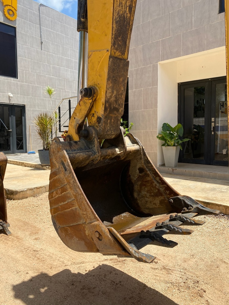 Retroexcavadora Caterpillar 426F2 2022