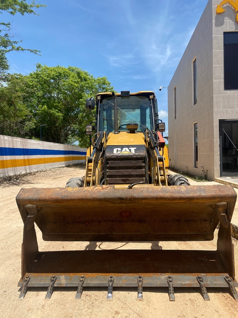 Retroexcavadora Caterpillar 426F2 2022
