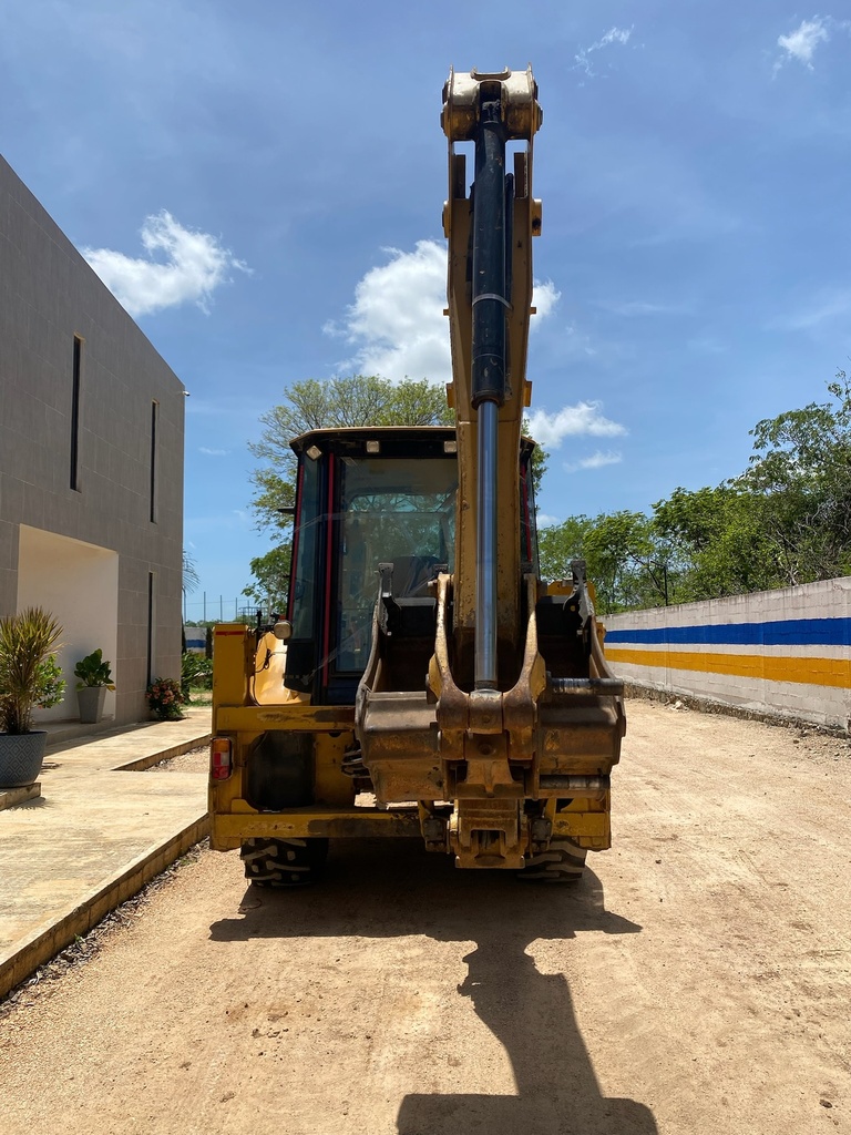 Retroexcavadora Caterpillar 426F2 2022