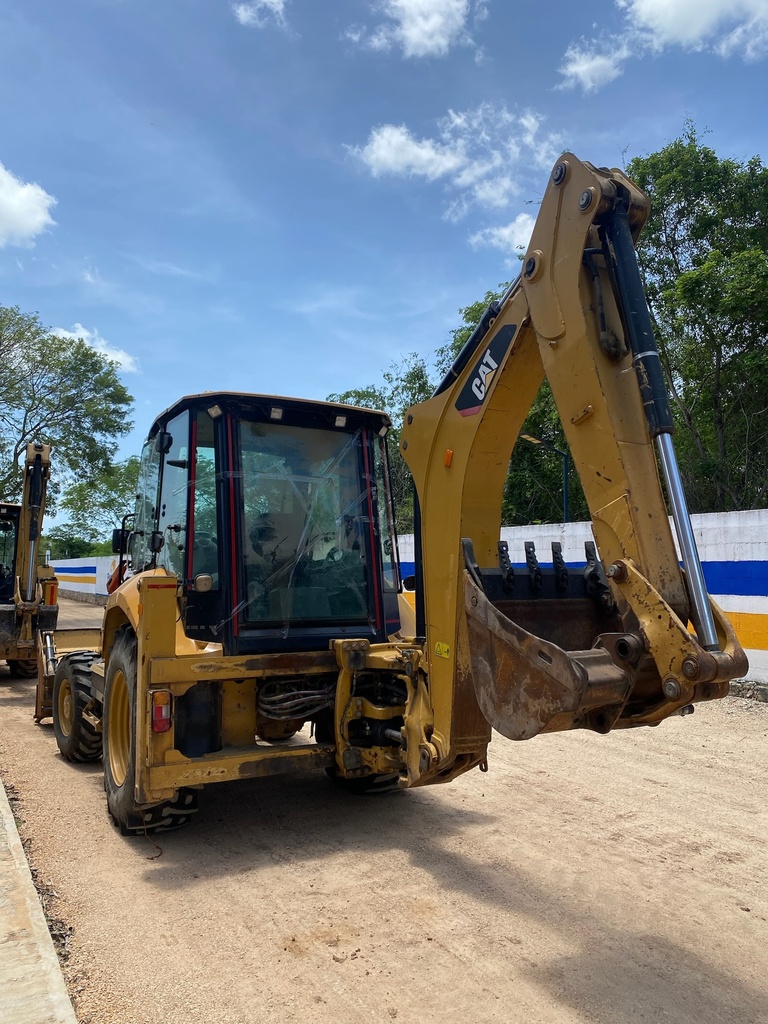 Retroexcavadora Caterpillar 426F2 2022