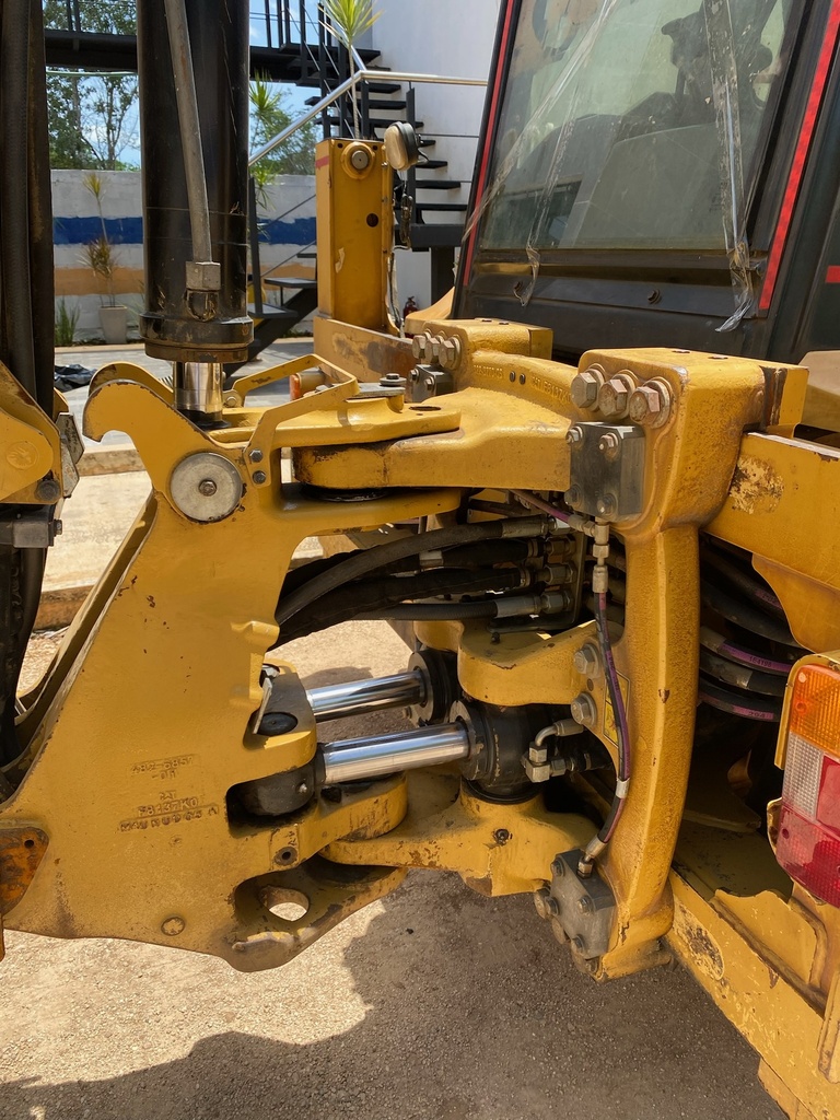 Retroexcavadora Caterpillar 426F2 2022