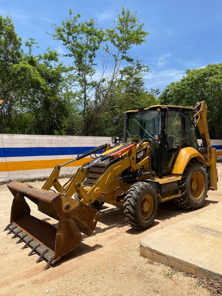 Retroexcavadora Caterpillar 426F2 2022