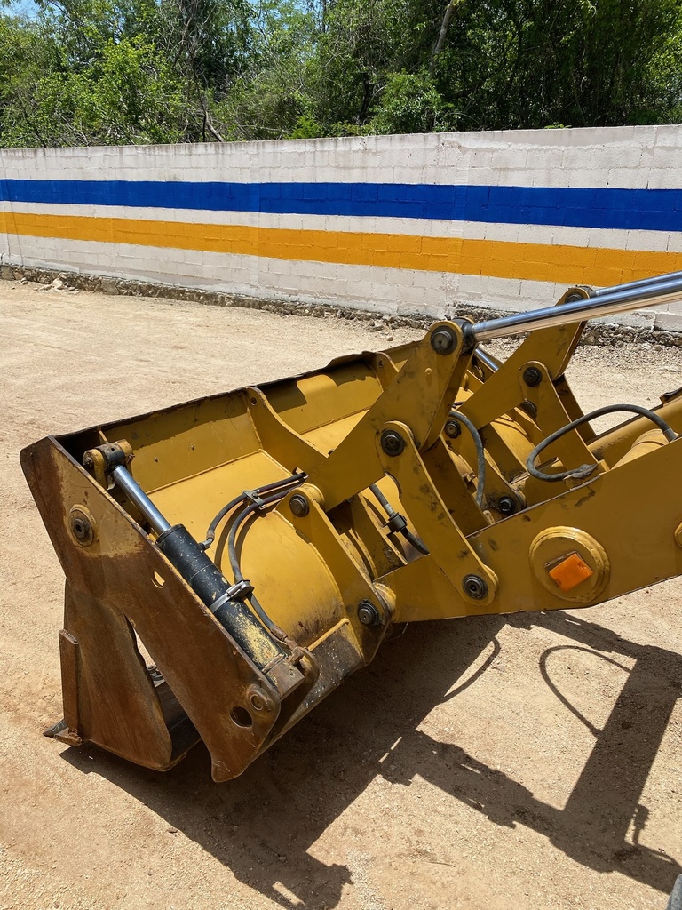 Retroexcavadora Caterpillar 426F2 2022