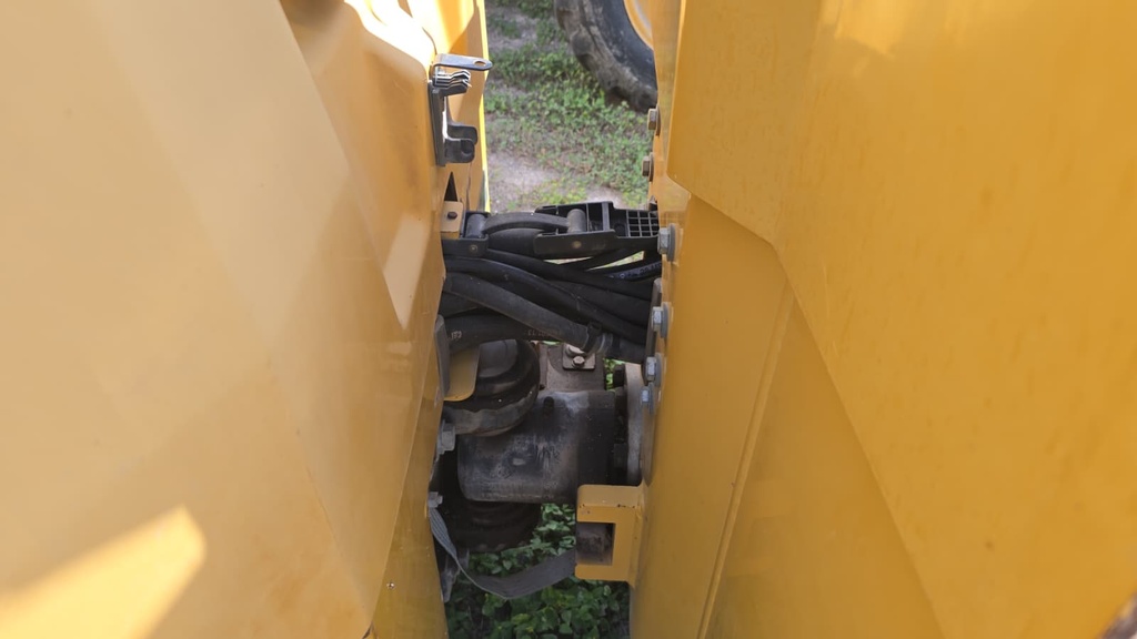 Compactador Caterpillar CB24 2011 | Double Drum Roller