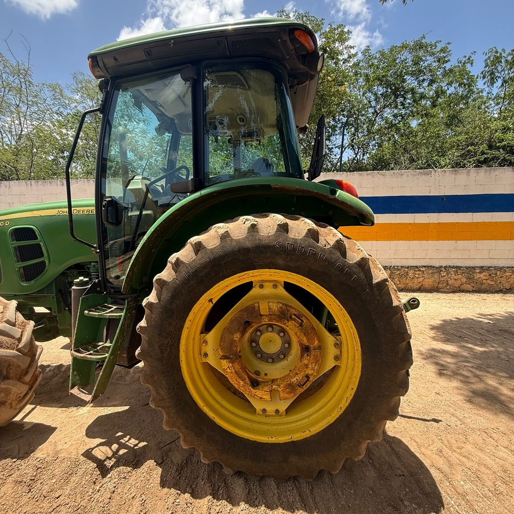 Tractor John Deere 6100D | Utility Tractor