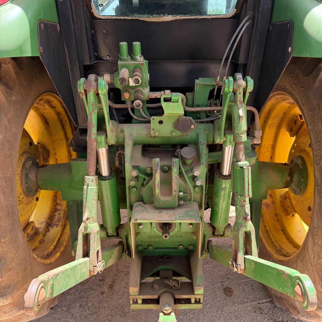 Tractor John Deere 6100D | Utility Tractor