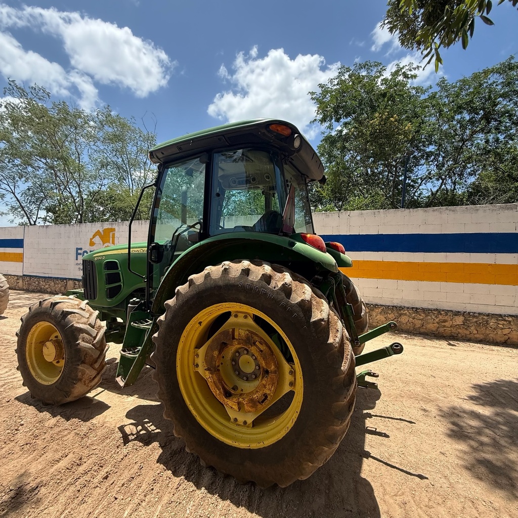 Tractor John Deere 6100D | Utility Tractor 