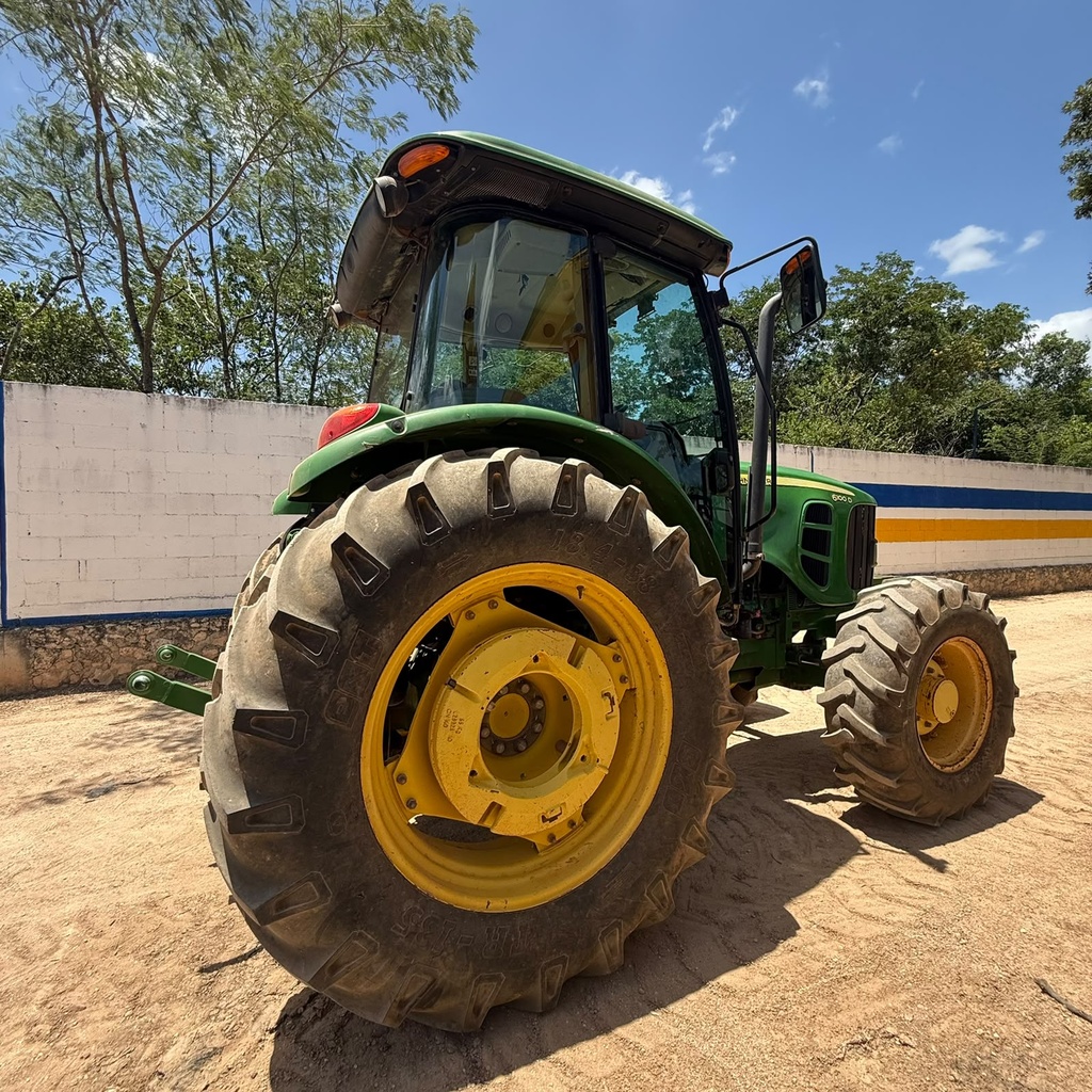 Tractor John Deere 6100D | Utility Tractor 