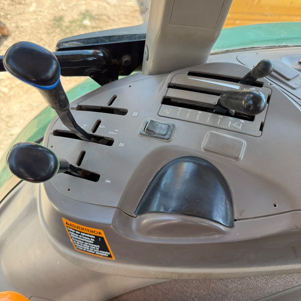 Tractor John Deere 6100D | Utility Tractor 