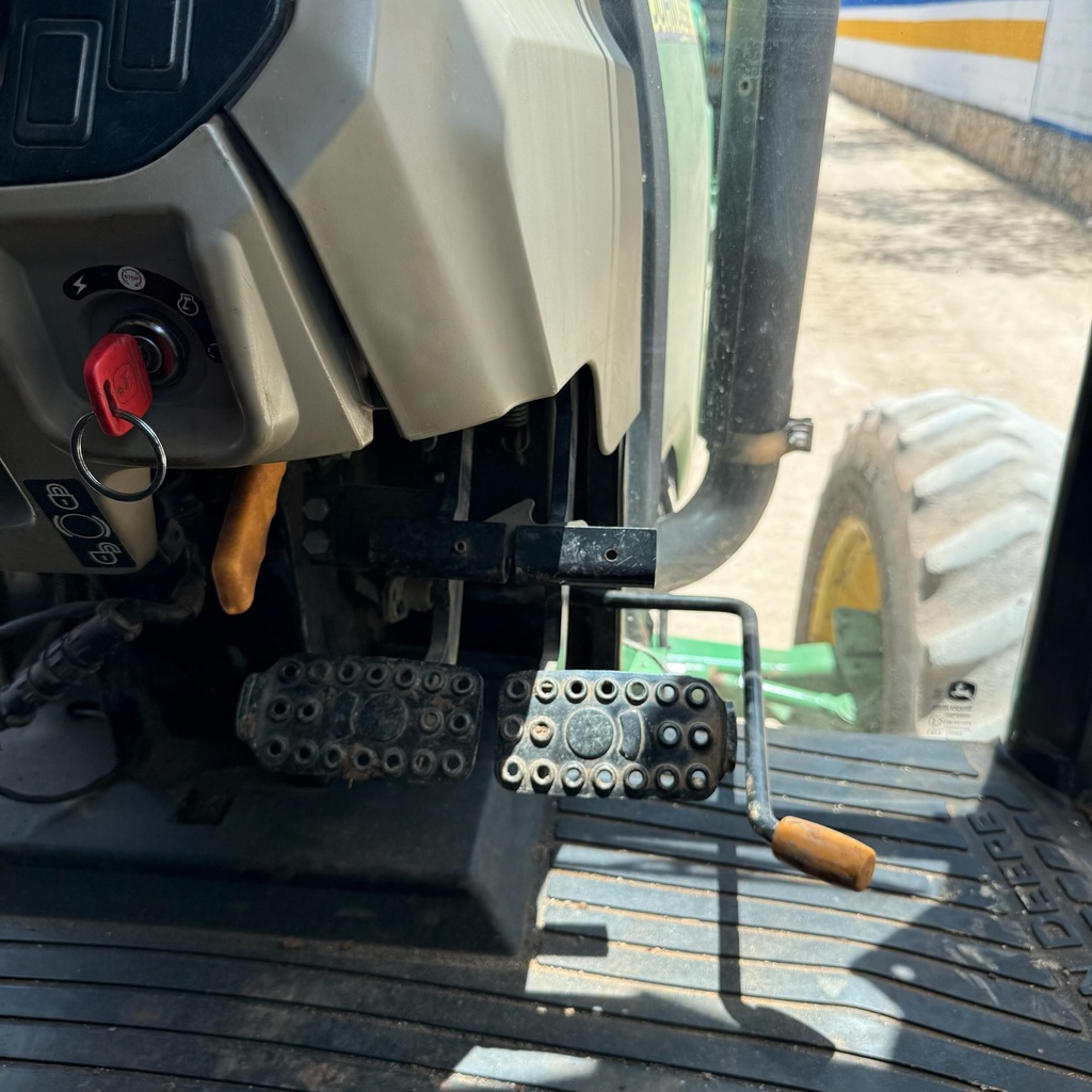 Tractor John Deere 6100D | Utility Tractor 