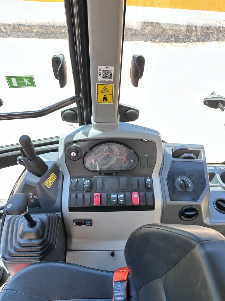 Retroexcavadora Caterpillar 424 2026