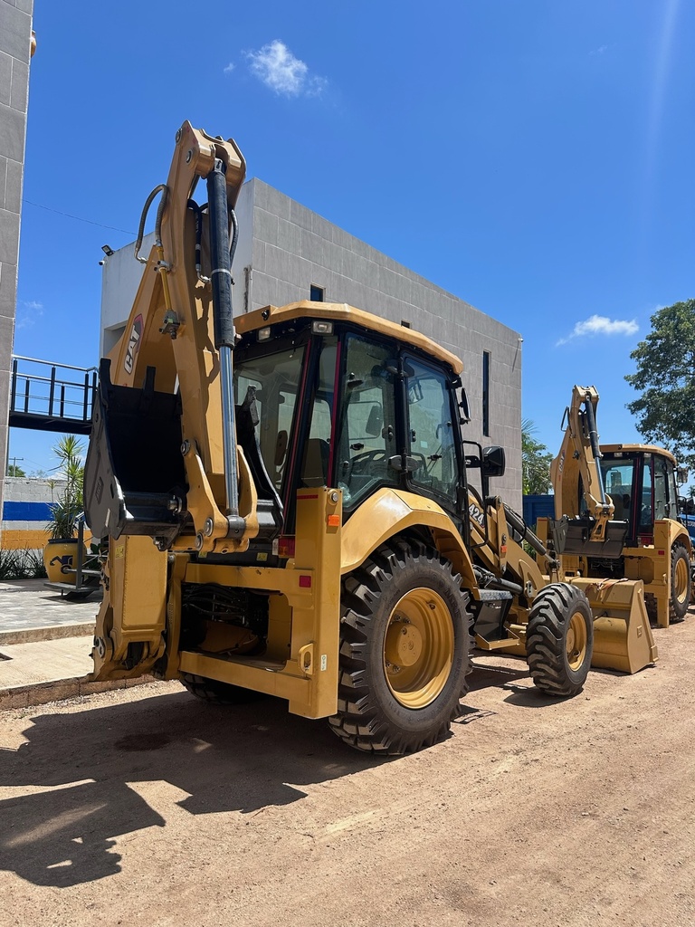 Retroexcavadora Caterpillar 424 2026 Nuevo 