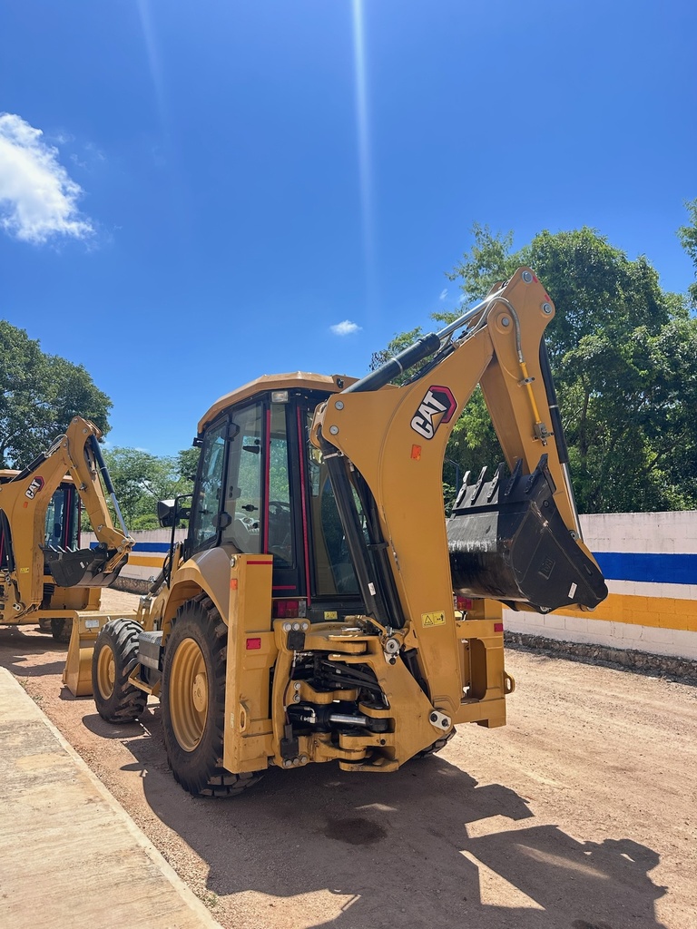 Retroexcavadora Caterpillar 424 2026 Nuevo 