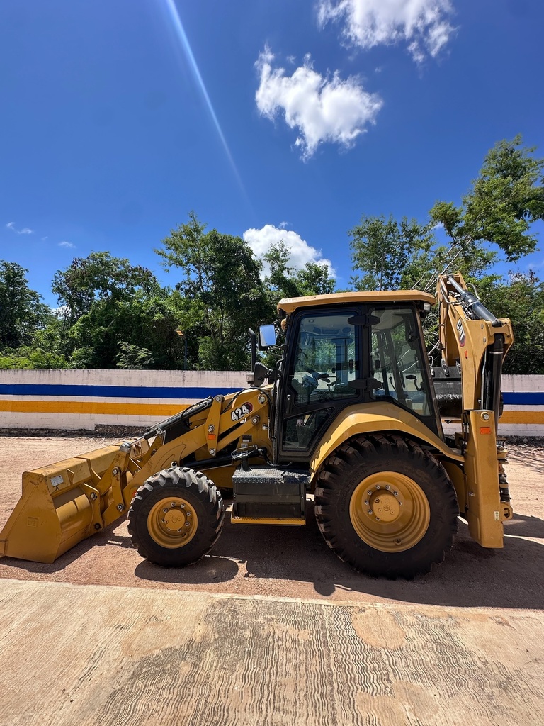 Retroexcavadora Caterpillar 424 2026 Nuevo 