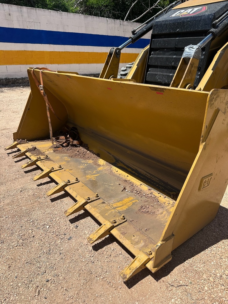Retroexcavadora Caterpillar 424 2026 Nuevo 