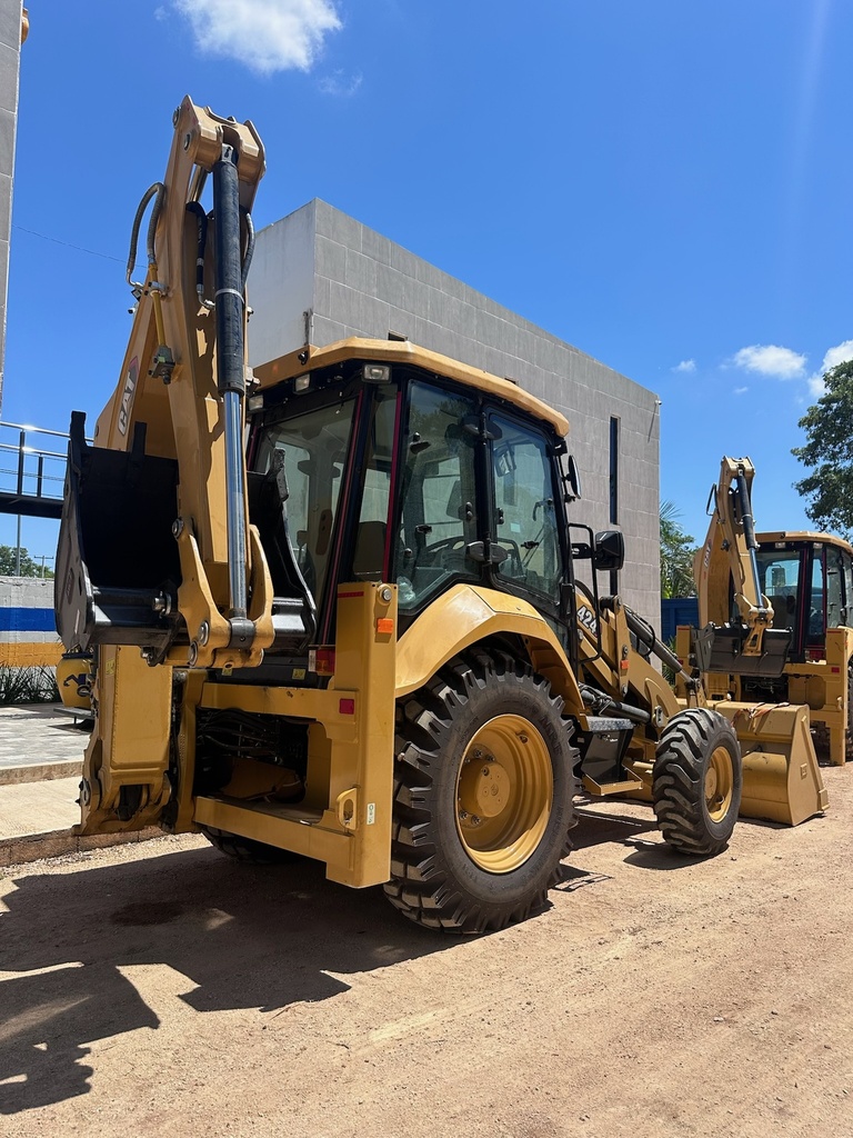 Retroexcavadora Caterpillar 424 2026 Nuevo 