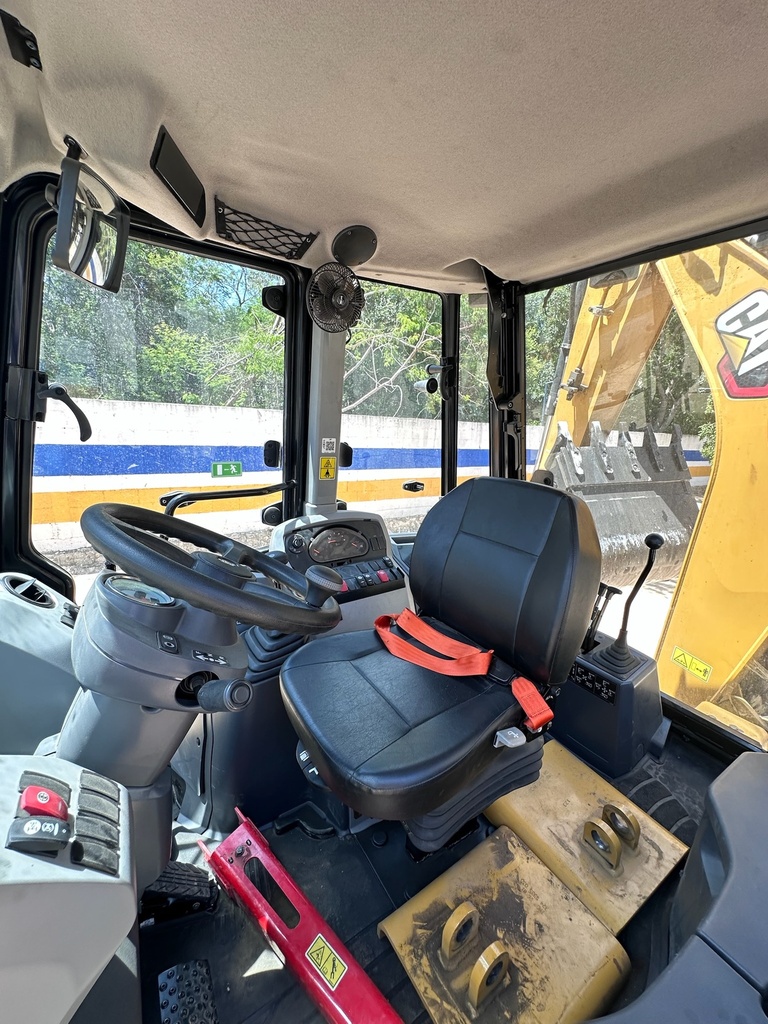 Retroexcavadora Caterpillar 424 2026 Nuevo 