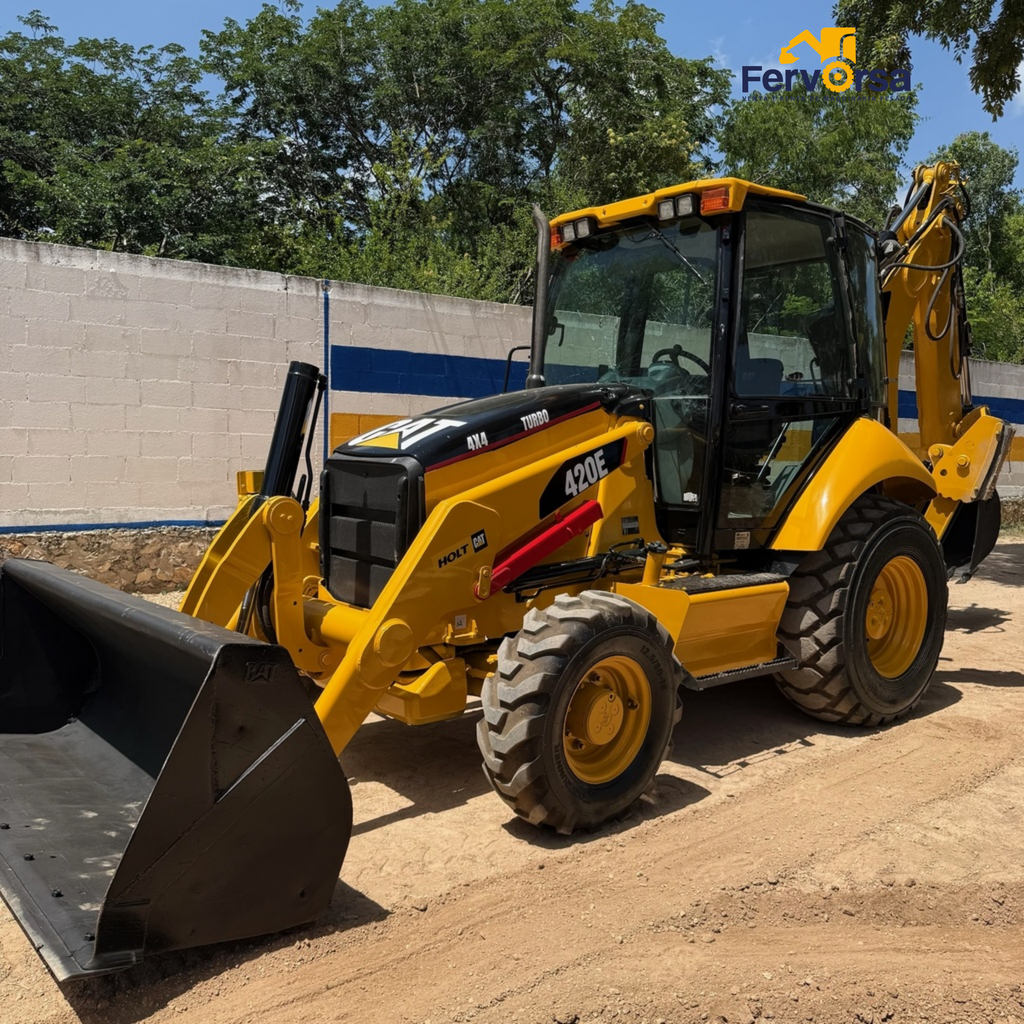 Retroexcavadora Caterpillar 420E 4x4 Kit Martillo Brazo Extensible 2010
