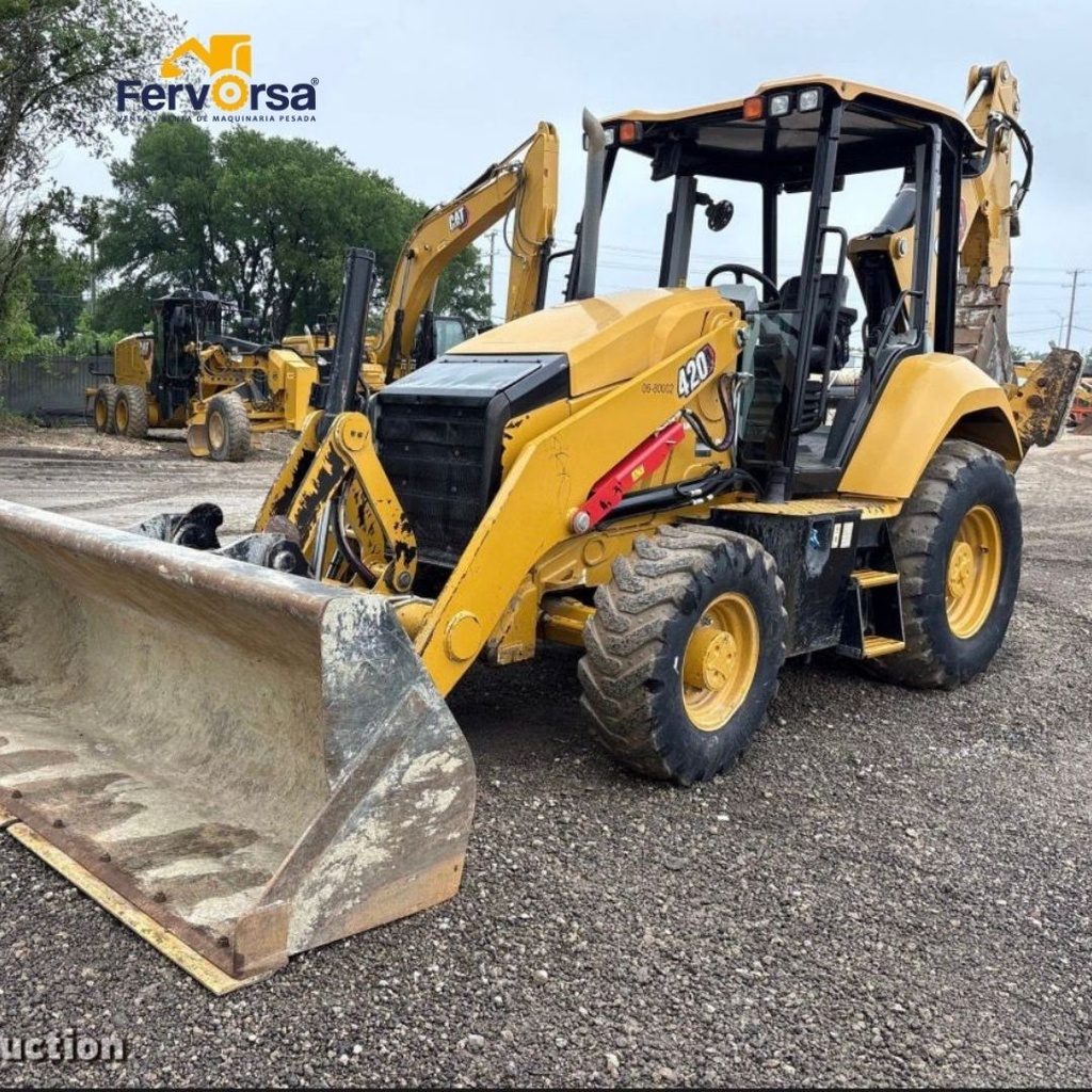 Retroexcavadora Caterpillar 420 2024 | Por Importar