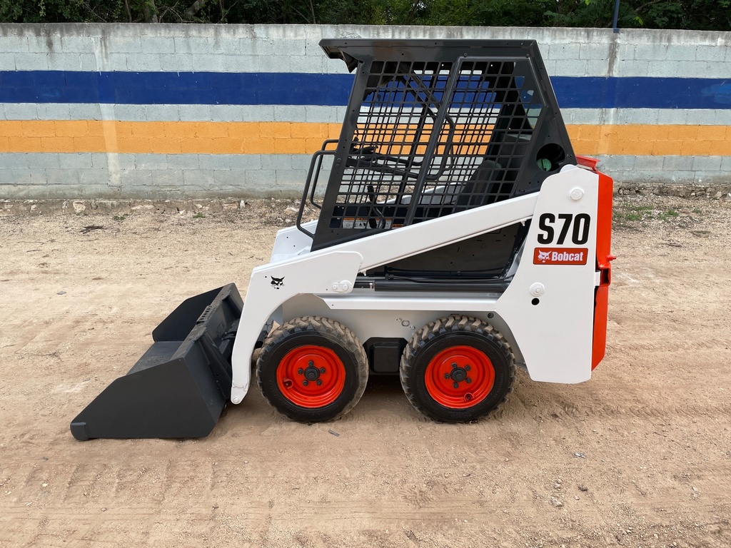 Minicargador Bobcat S70 