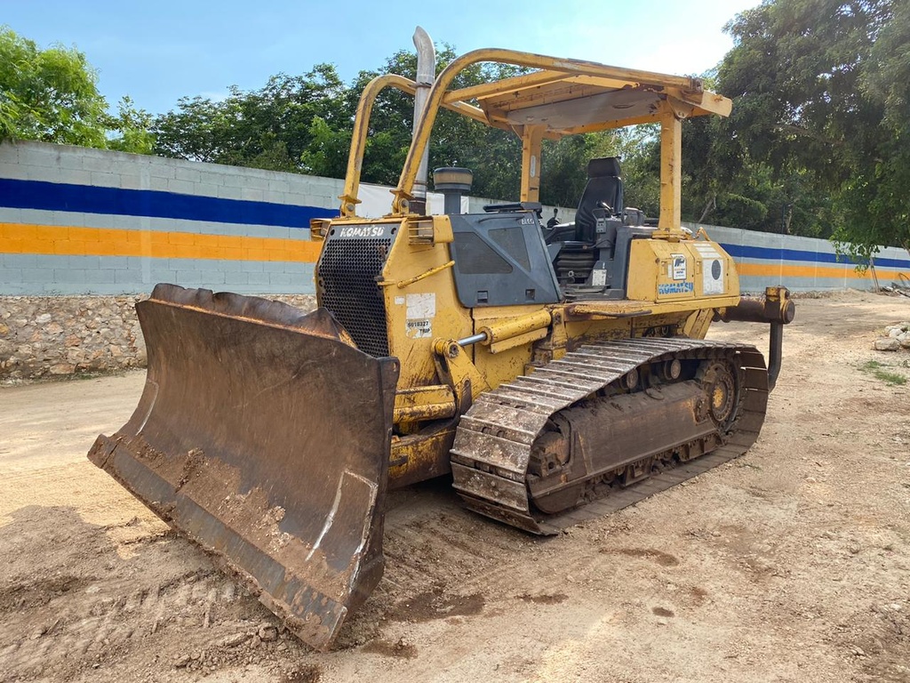 Tractor Bulldozer Komatsu D61EX-15 | 168 HP con Transmisión Hidrostática