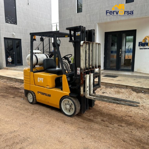  Montacarga Caterpillar GC25 2006
