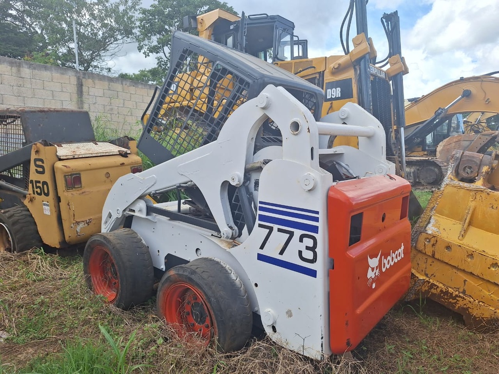 Minicargador Bobcat 773
