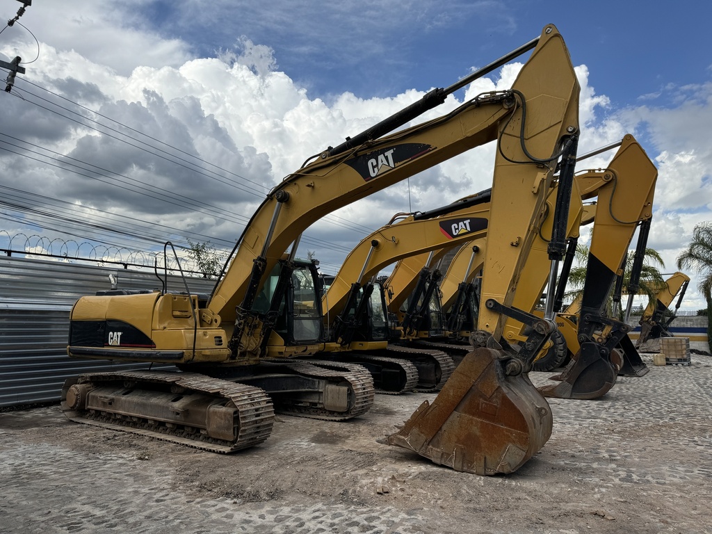 Excavadora Caterpillar 322C 2005 | Kit Hidráulico y Bote 1 m³ Lista para Trabajo