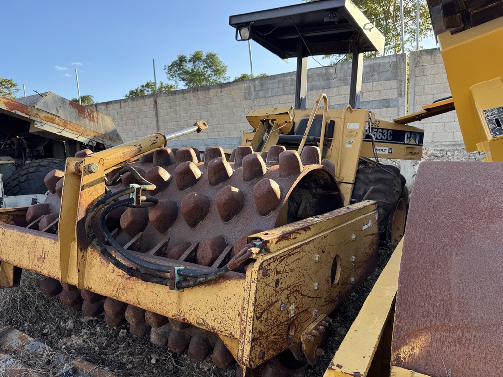 Vibrocompactador Caterpillar CP-563C - Partes