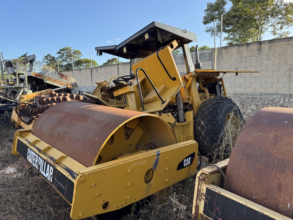 Vibrocompactador Caterpillar CP-563 - Partes