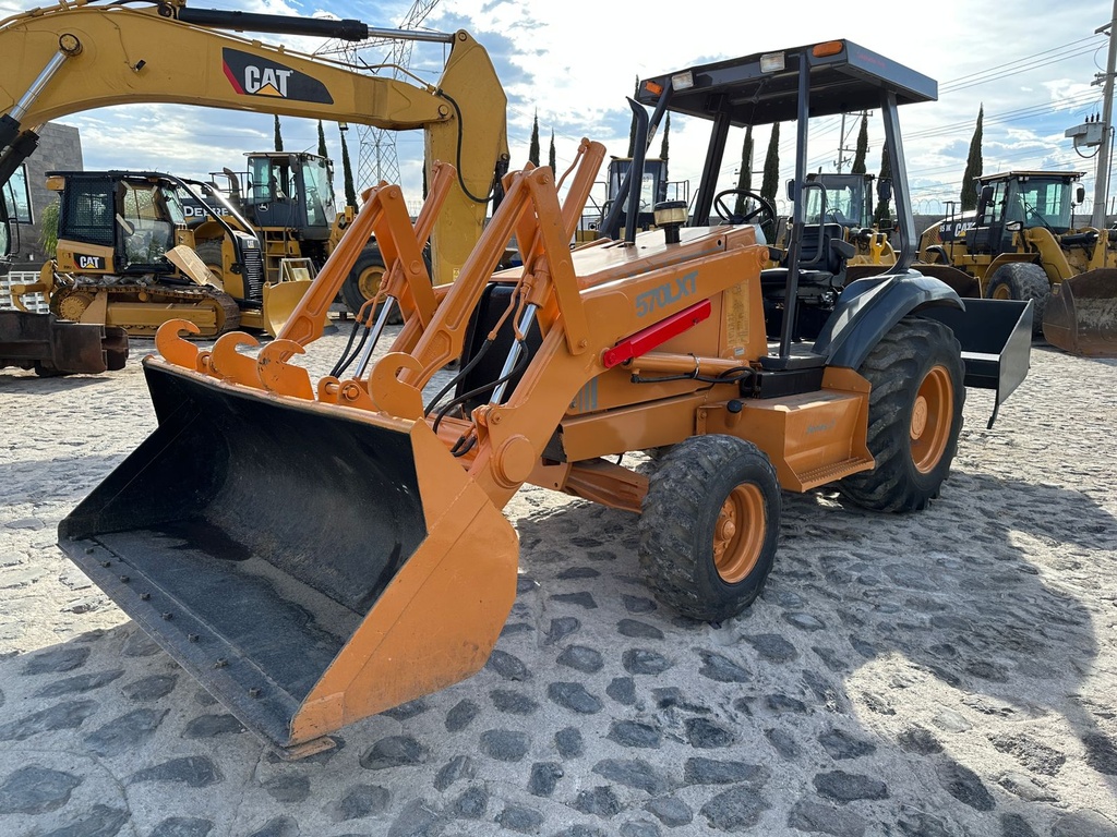 Retroexcavadora 570LXT