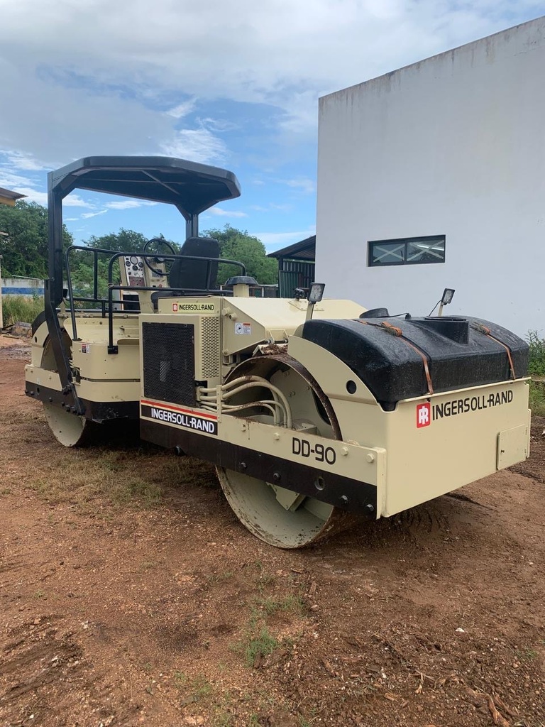 Vibrocompactador tándem DD90