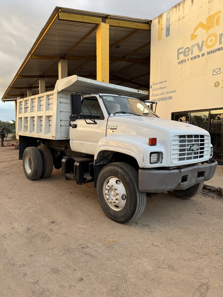 Camión volteó 7m kodiak 5225