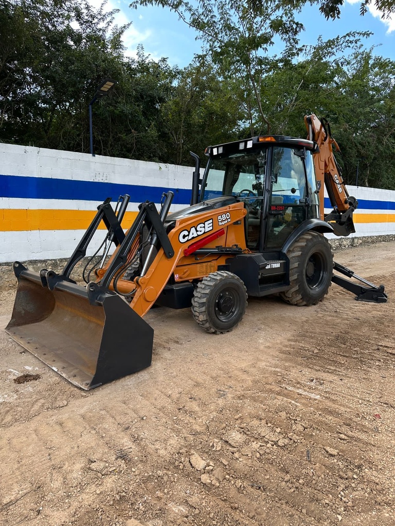 Retroexcavadora 580SN 