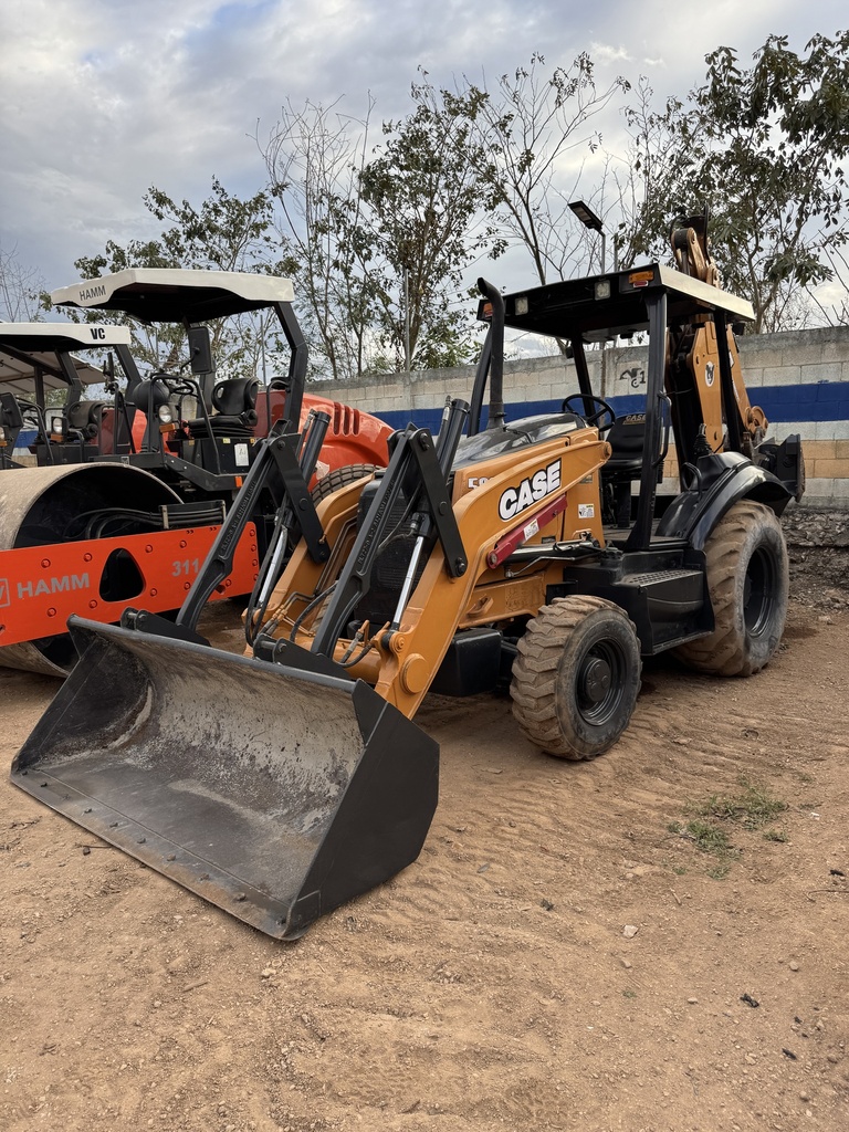 Retroexcavadora Case 580N 2012 | 4x4 con Brazo Extensible y 4,000 hrs