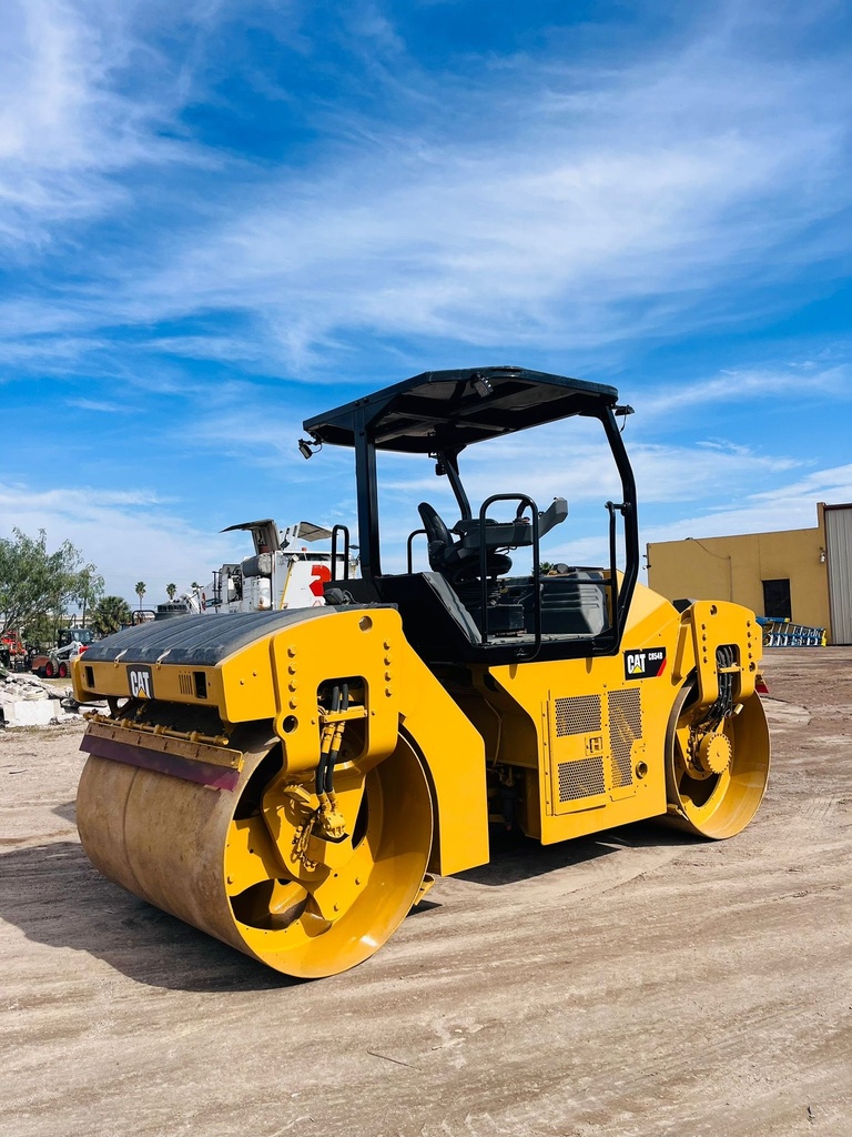 Vibrocompactador Tándem Caterpillar CB54B 2016 | 9 Ton con Rodillos de 1.7 m y 4,000 hrs