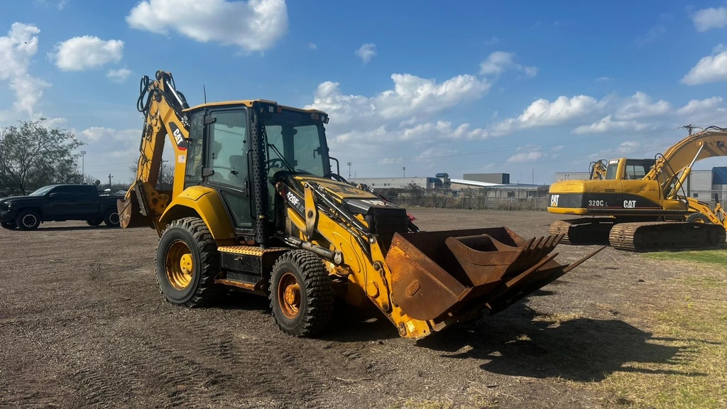 Retroexcavadora 420F2 it