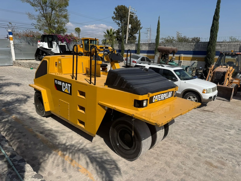 Compactador Neumático Caterpillar PS360B 2004 | 90" de Ancho y Motor Diésel CAT
