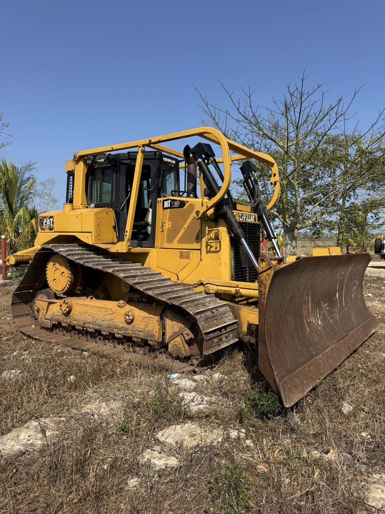 Tractor D6T