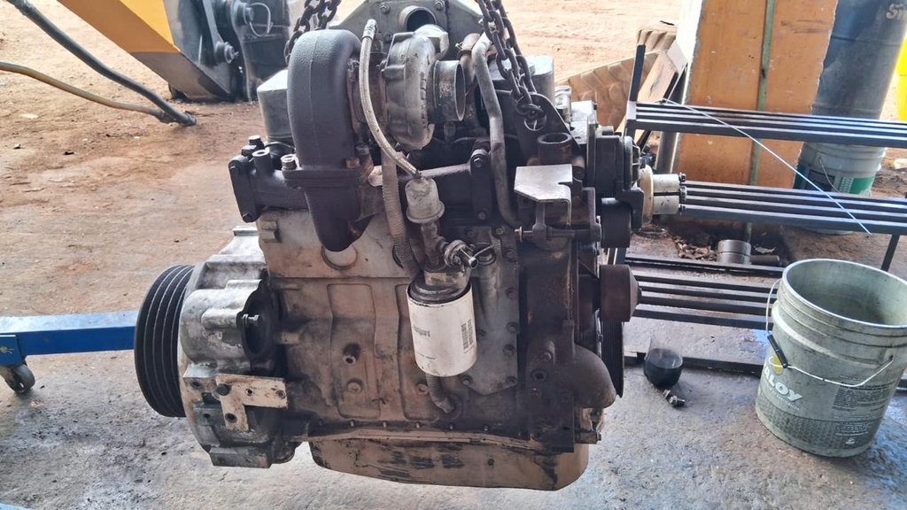 Motor Cumins 390 AT4 turbo 