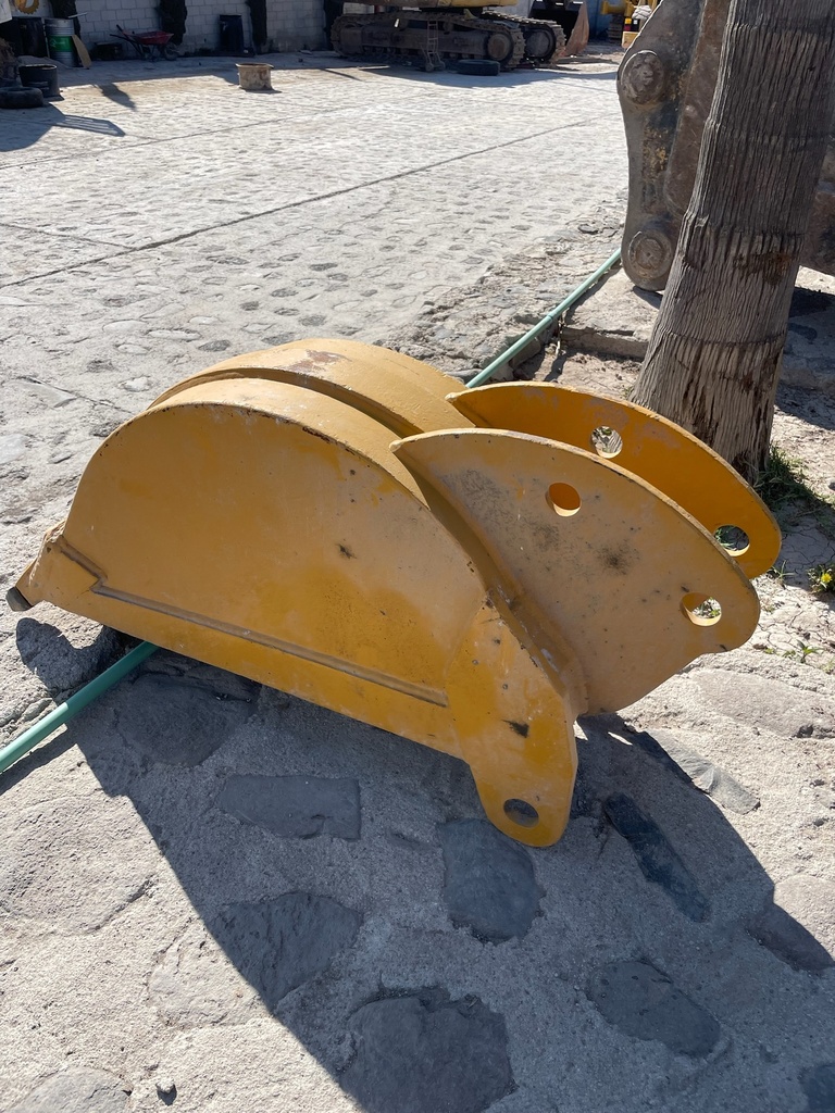 Bote tepetatero case 580L,M,N 