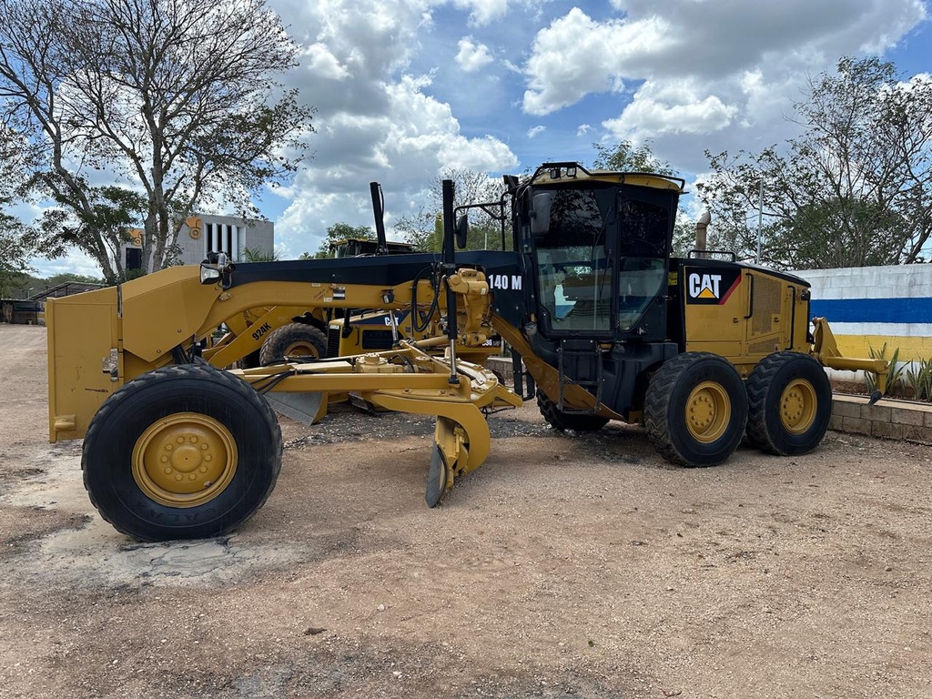 Motoniveladora 140M riper 