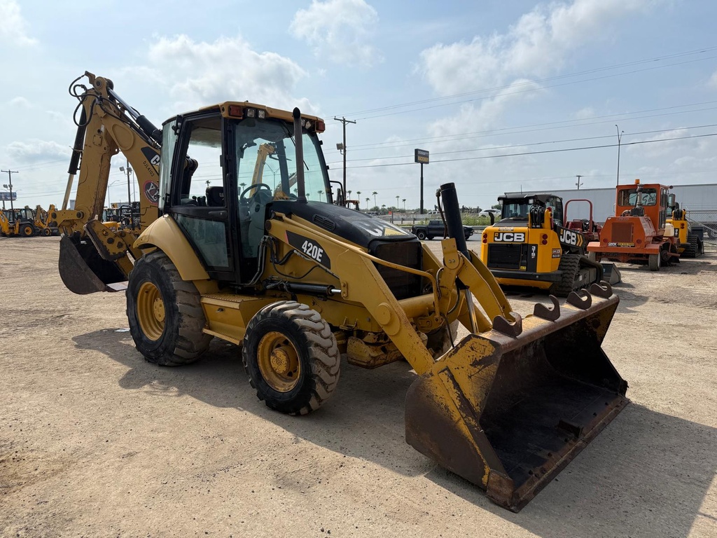 Retroexcavadora Caterpillar 420E 2012 | 4x4 con Brazo Extensible y 4,000 hrs 