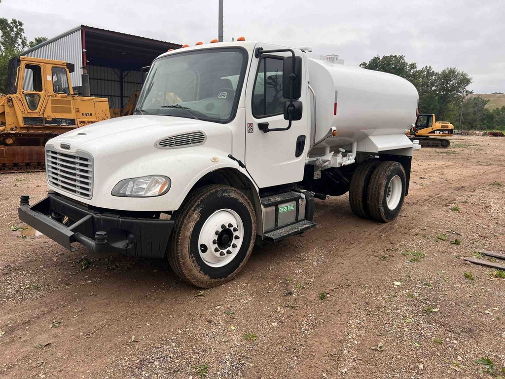 Camión Cisterna M2-106 