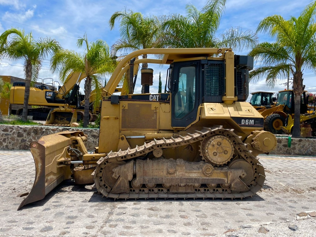 Tractor  D6M XL 