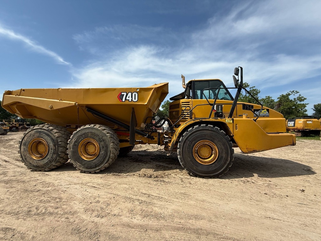 Camión articulado Caterpillar 740 | Por Importar